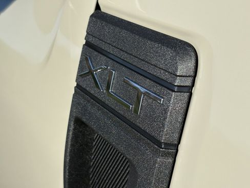 New 2025 Ford Maverick XLT w/ XLT Luxury Package image 10