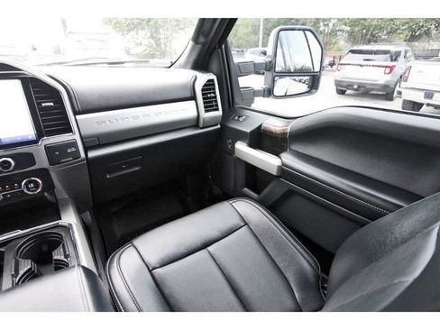 Used 2022 Ford F250 Lariat w/ Lariat Ultimate Package AWD/4WD image 9