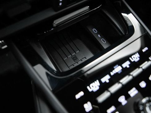 New 2026 Porsche Cayenne GTS AWD/4WD image 29