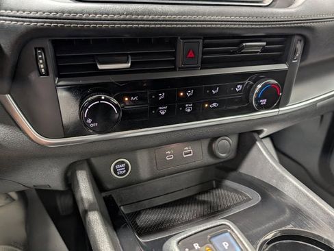 Used 2021 Nissan Rogue S image 24