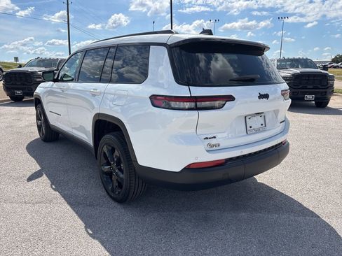 New 2025 Jeep Grand Cherokee L Limited w/ Black Appearance Package image 3
