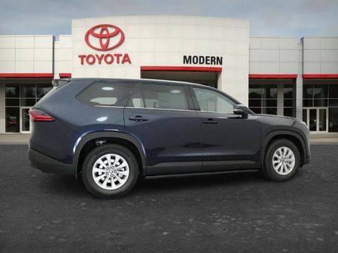 New 2026 Toyota Grand Highlander XLE FWD image 13