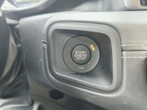 Used 2025 Jeep Wrangler Unlimited Sahara AWD/4WD image 33