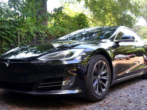 Used 2020 Tesla Model S Long Range Plus AWD/4WD image 2