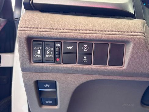 Used 2024 Honda Odyssey EX-L image 23