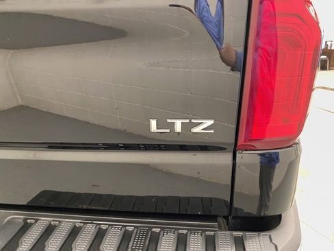 Used 2022 Chevrolet Silverado 1500 LTZ w/ LTZ Premium Package image 31
