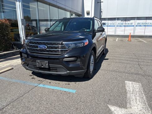 Used 2021 Ford Explorer XLT image 4