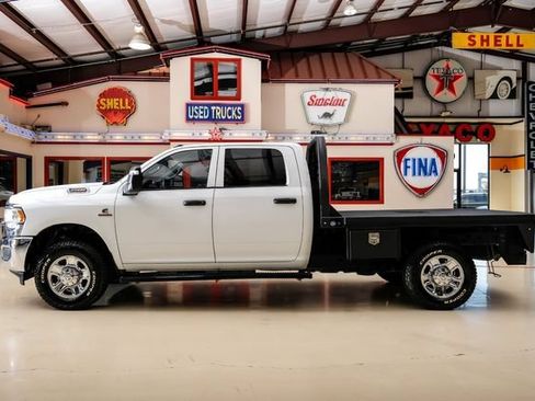 Used 2024 RAM 2500 Tradesman w/ Chrome Appearance Group AWD/4WD image 11