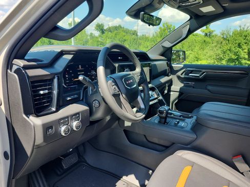 New 2026 GMC Sierra 1500 AT4 w/ AT4 Premium Package AWD/4WD image 13