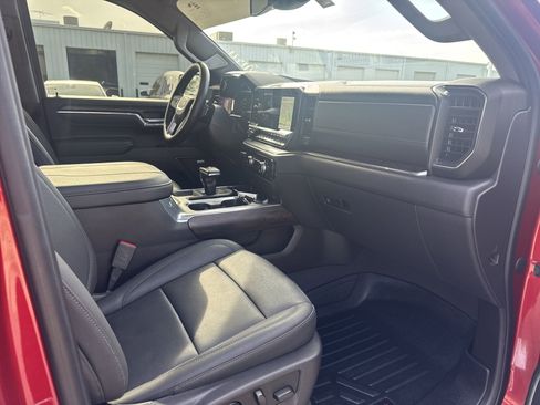 Used 2024 GMC Sierra 1500 SLT image 13