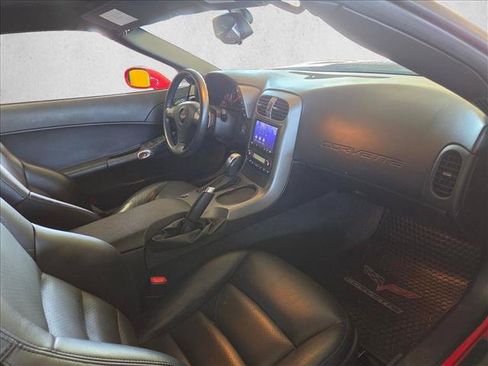 Used 2007 Chevrolet Corvette Coupe w/ Performance Package RWD image 16