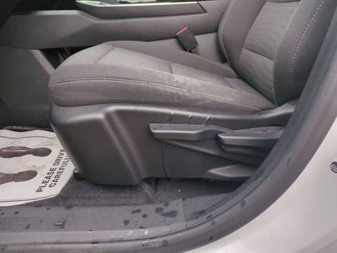 Used 2025 Chevrolet Equinox LT FWD image 13