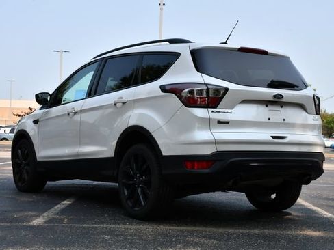 Used 2017 Ford Escape SE w/ SE Sport Appearance Package FWD image 5