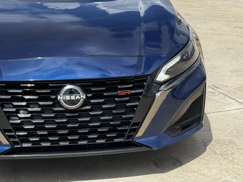 Used 2024 Nissan Altima 2.5 SR FWD image 5