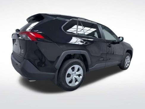 Certified 2022 Toyota RAV4 LE AWD/4WD image 9