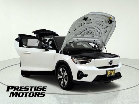 Used 2023 Volvo XC40 Recharge Plus AWD/4WD image 11