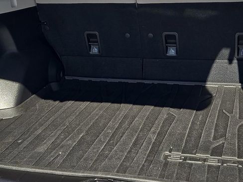 Used 2015 Subaru Forester 2.5i w/ Alloy Wheel Package image 9