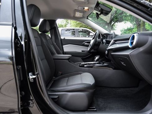 Used 2024 Chevrolet Trax LT w/ Driver Confidence Package FWD image 45