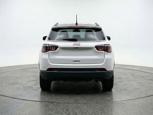 Used 2025 Jeep Compass Limited AWD/4WD image 7