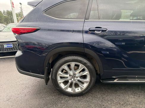 Used 2022 Toyota Highlander Limited AWD/4WD image 4