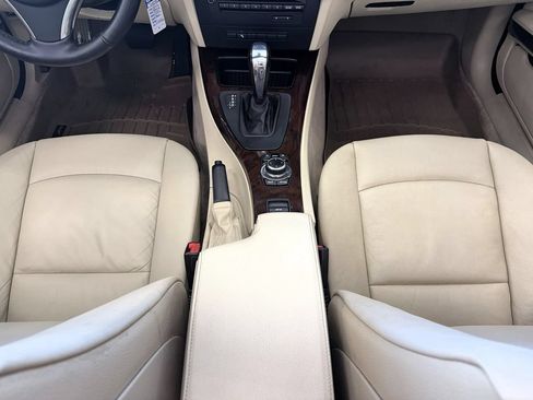 Used 2012 BMW 335i Convertible RWD image 24