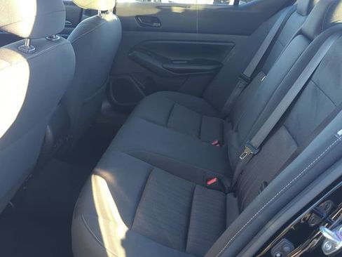 Used 2024 Nissan Altima 2.5 SV FWD image 21