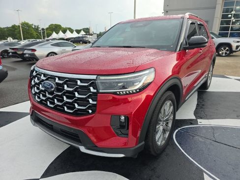 Used 2026 Ford Explorer Platinum RWD image 2