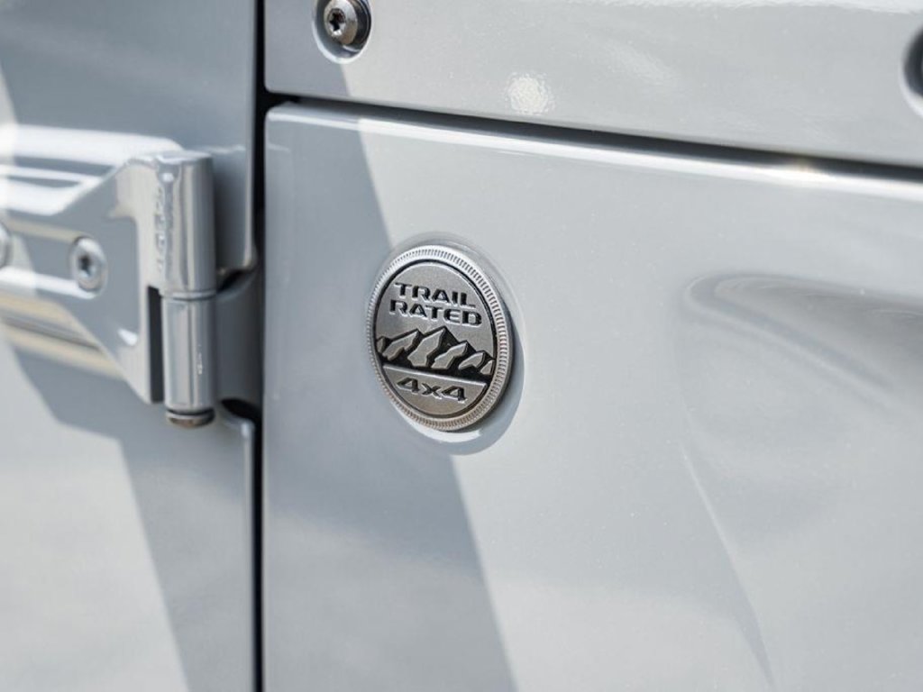 New 2025 Jeep Gladiator Sport AWD/4WD image 16