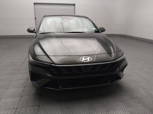 Used 2025 Hyundai Elantra SE FWD image 14