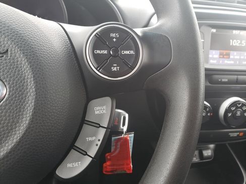 Used 2019 Kia Soul Base image 32