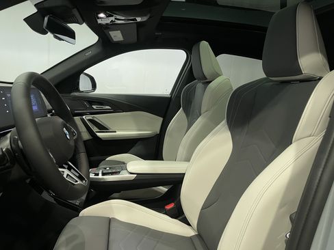 New 2026 BMW X2 xDrive28i w/ Technology Package AWD/4WD image 8