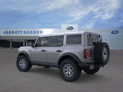 New 2025 Ford Bronco Badlands image 4