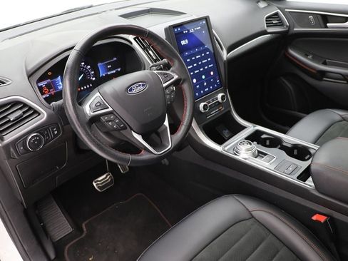 Used 2022 Ford Edge ST-Line image 13