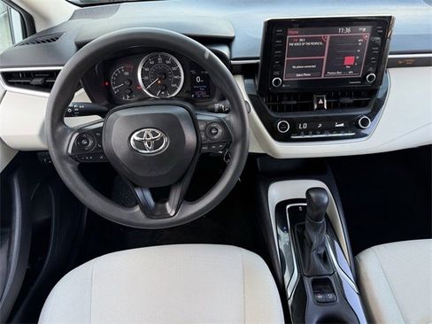 Used 2022 Toyota Corolla LE image 10