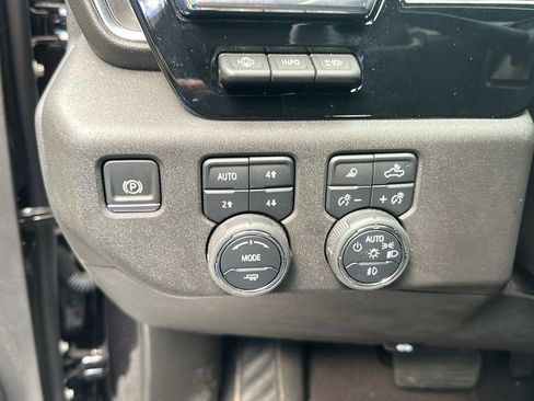 Used 2024 Chevrolet Silverado 1500 High Country w/ Technology Package AWD/4WD image 36