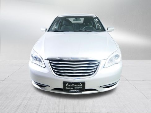 Used 2011 Chrysler 200 LX FWD image 2