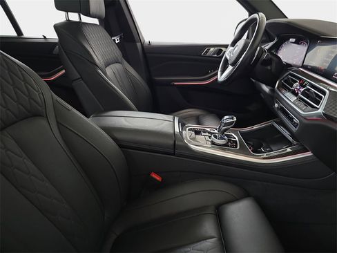 Used 2023 BMW X5 M50i w/ Executive Package image 10