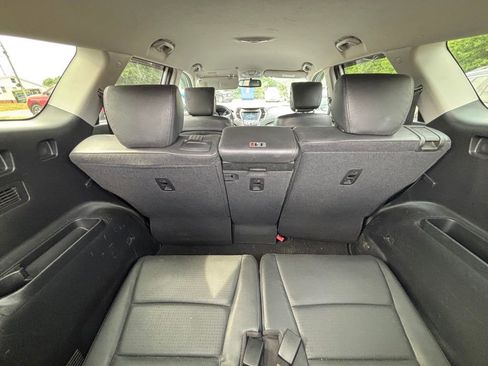 Used 2018 Ford Explorer XLT w/ Equipment Group 201A AWD/4WD image 22