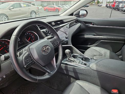 Used 2020 Toyota Camry XSE FWD image 12