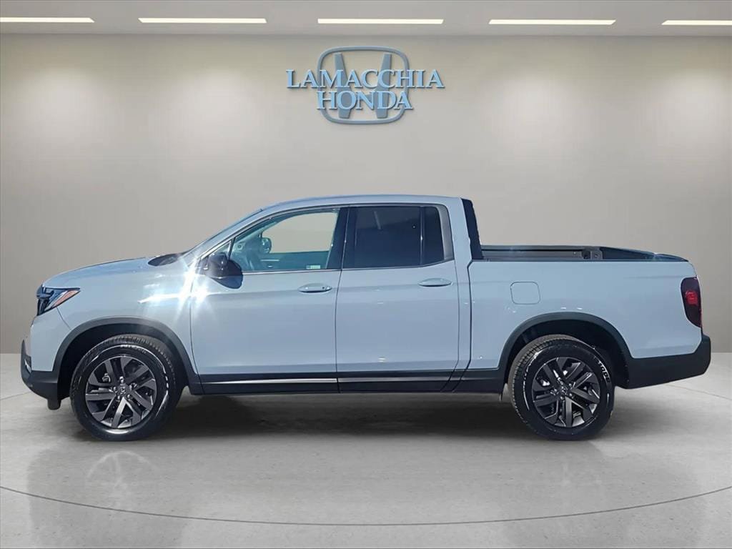 Used 2023 Honda Ridgeline Sport image 2