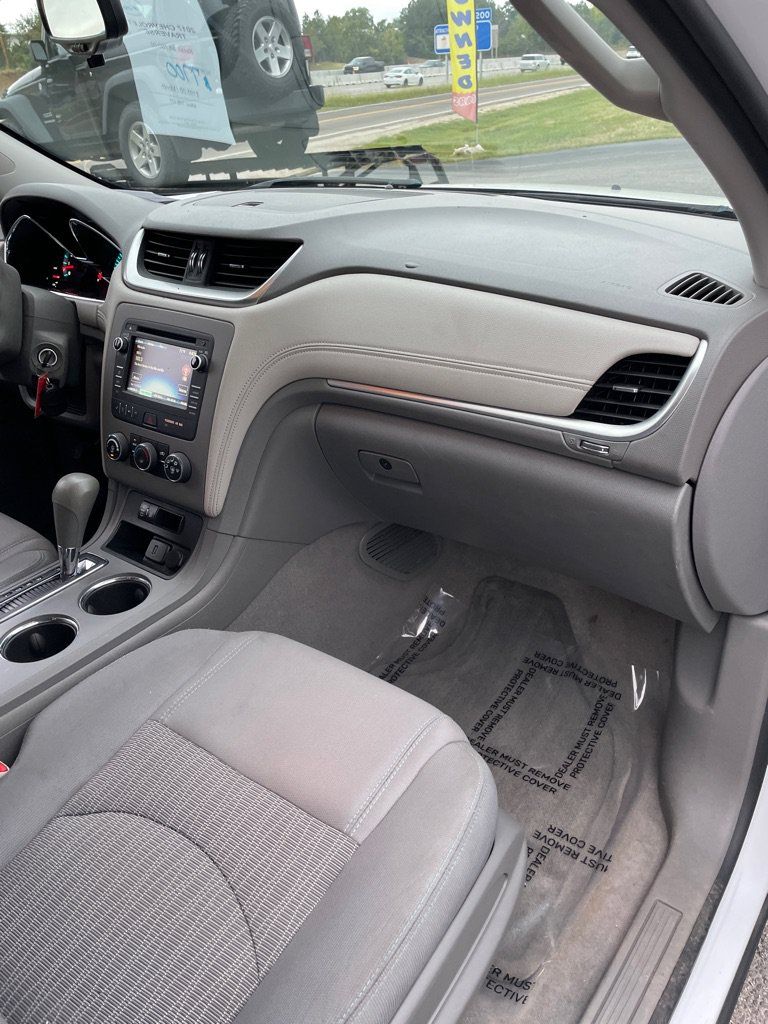 Used 2017 Chevrolet Traverse LS FWD image 23