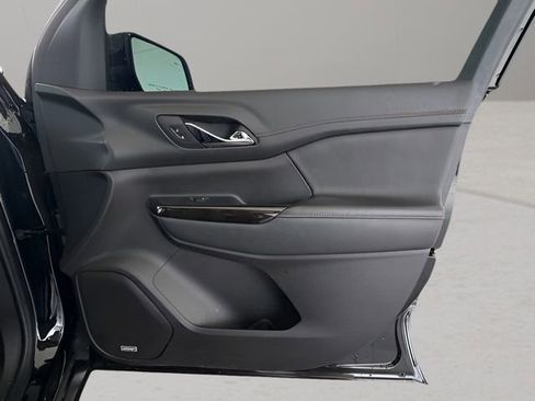 Used 2022 GMC Acadia AT4 image 41