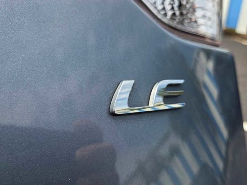 Used 2020 Toyota Corolla LE FWD image 12
