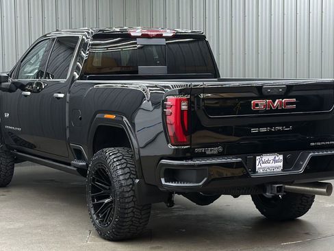 Used 2025 GMC Sierra 3500 Denali w/ Denali Reserve Package image 3