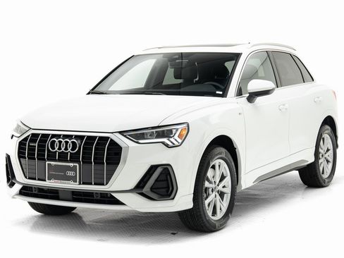 Certified 2025 Audi Q3 2.0T Premium image 28
