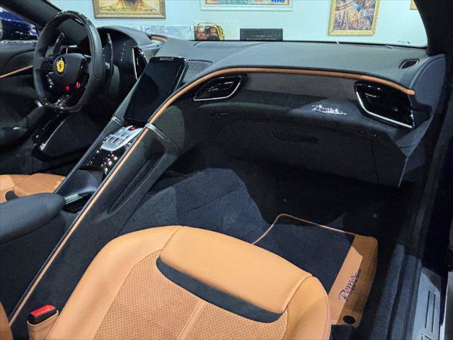 Used 2025 Ferrari Roma Spider RWD image 23