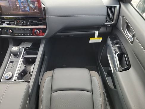 New 2026 Nissan Pathfinder SL image 21