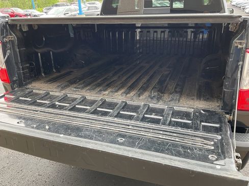 Used 2021 Nissan Titan SV w/ SV Convenience Package image 20