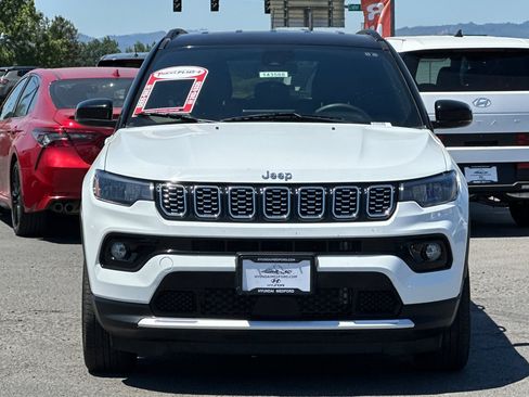 Used 2025 Jeep Compass Limited AWD/4WD image 10