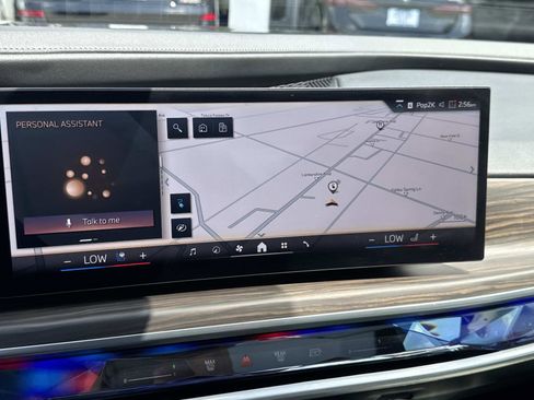 Used 2025 BMW i7 eDrive50 w/ M Sport Package RWD image 19